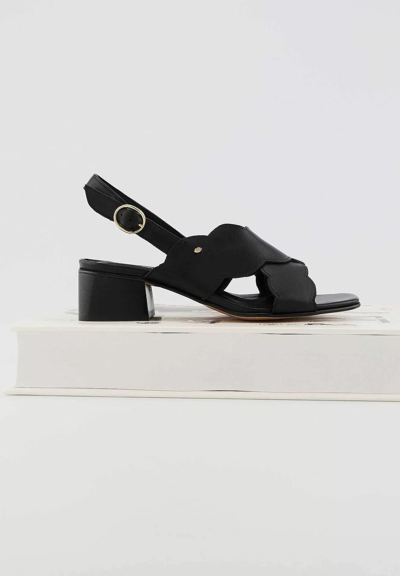 Bons baisers Heeled Sandals*Rosie